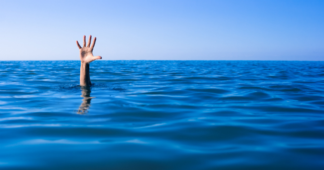drowning-need-help